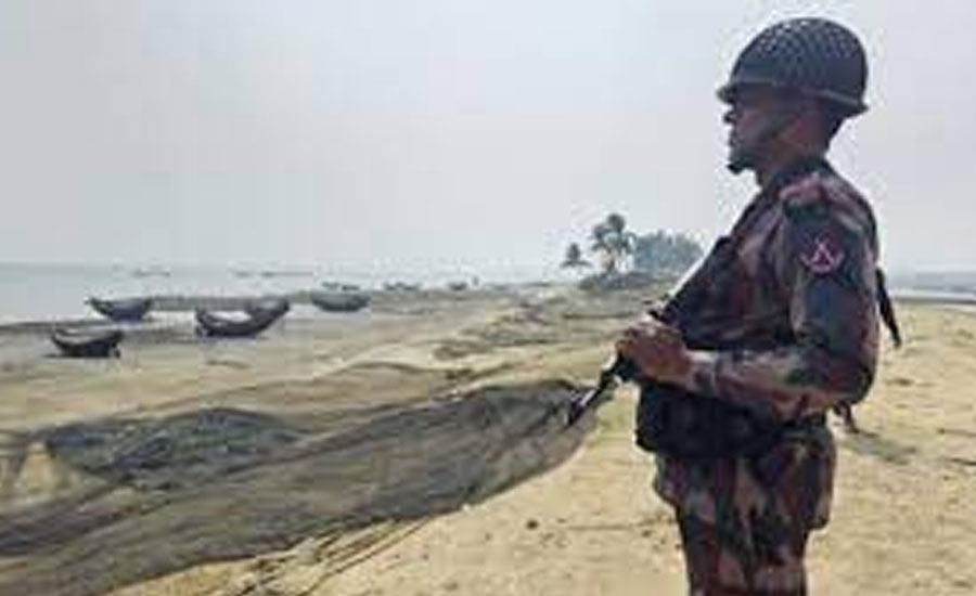 বোমা-গুলির শব্দে কেঁপে উঠছে টেকনাফ সীমান্ত