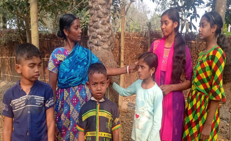 তেঁতুলিয়ার আদিবাসীদের ভাষা বিলুপ্তির পথে 