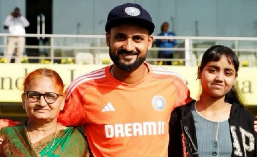 বাবা চাইতেন না, মায়ের সাহায্যে ক্রিকেটার হয়েছেন আকাশ