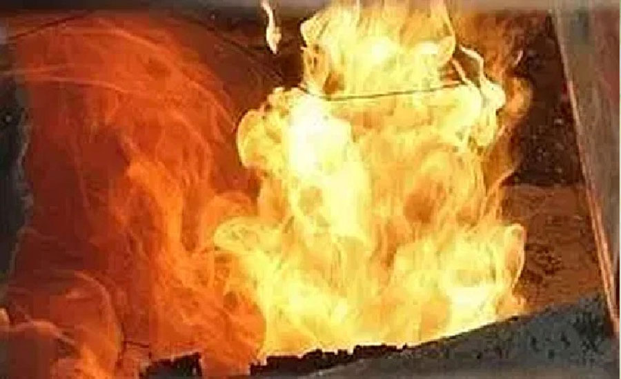 এক্সপ্রেসওয়ের নির্মাণকাজে গ্যাসের পাইপ ফেটে সড়কে আগুন