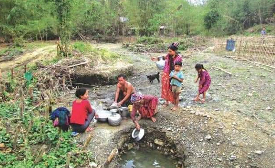 পানির জন্য ধুকছে সাজেক পাহাড়ের মানুষ
