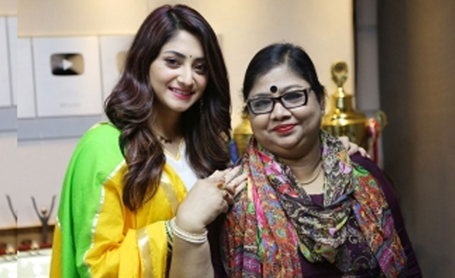 মা হারালেন নায়িকা পূজা চেরি