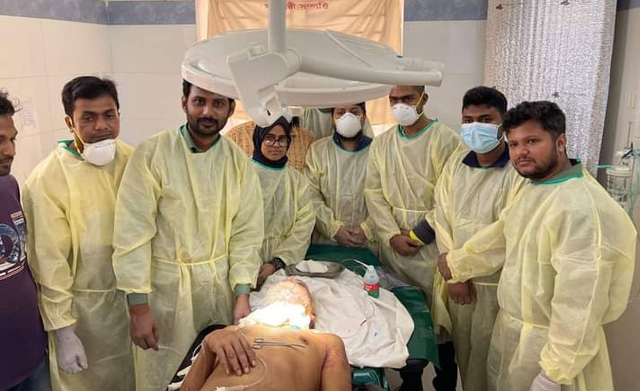 সিরাজগঞ্জের জামতৈল কলেজপাড়া  হতে এক শিক্ষককে গলা কাটা অবস্থায় উদ্ধার 