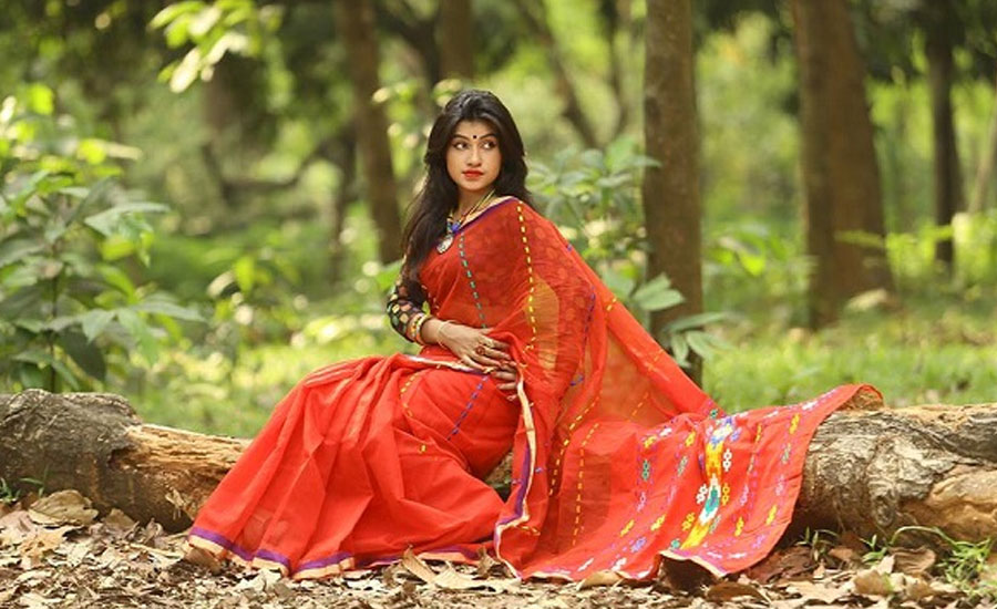 শাড়ি পরলেই হতে পারে ‌ক্যানসার 