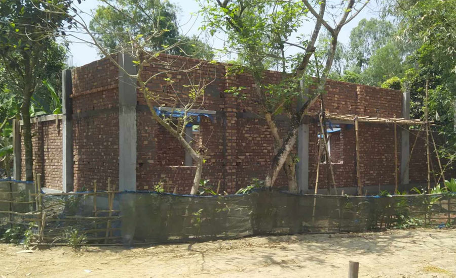 নন্দীগ্রামে সরকারি জায়গা দখল করে বাড়ি নির্মান