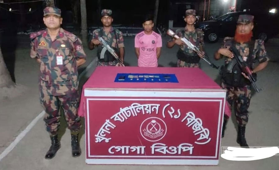 শার্শায় ৭২ লাখ টাকার স্ব‌র্ণের বারসহ তরুণ আটক