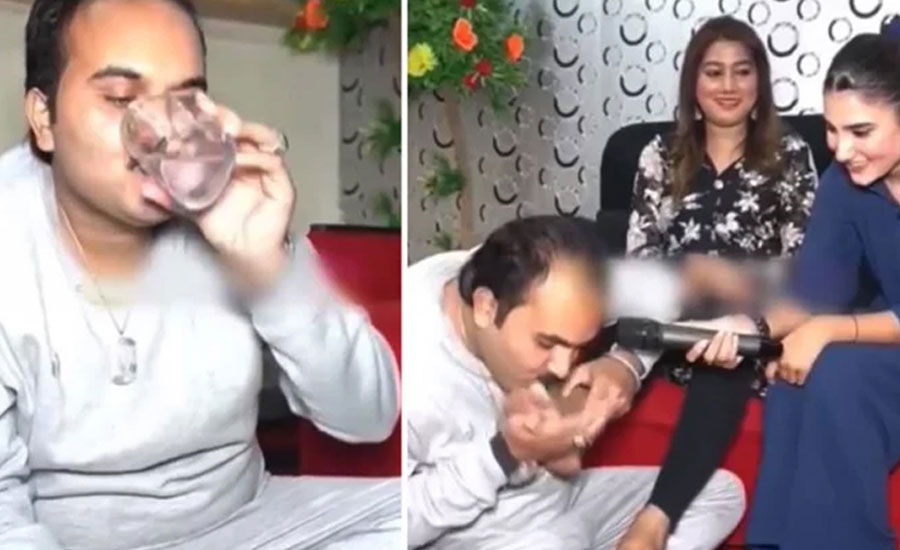 নিয়মিত স্ত্রীর পায়ে চুমু খান, পান করেন পা ধোয়া পানি 