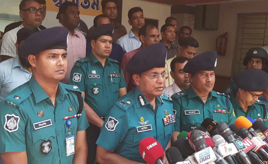 'শুধু আইনশৃঙ্খলায় নয়, মানবিকতায়ও নজির স্থাপন করেছে পু‌লিশ'