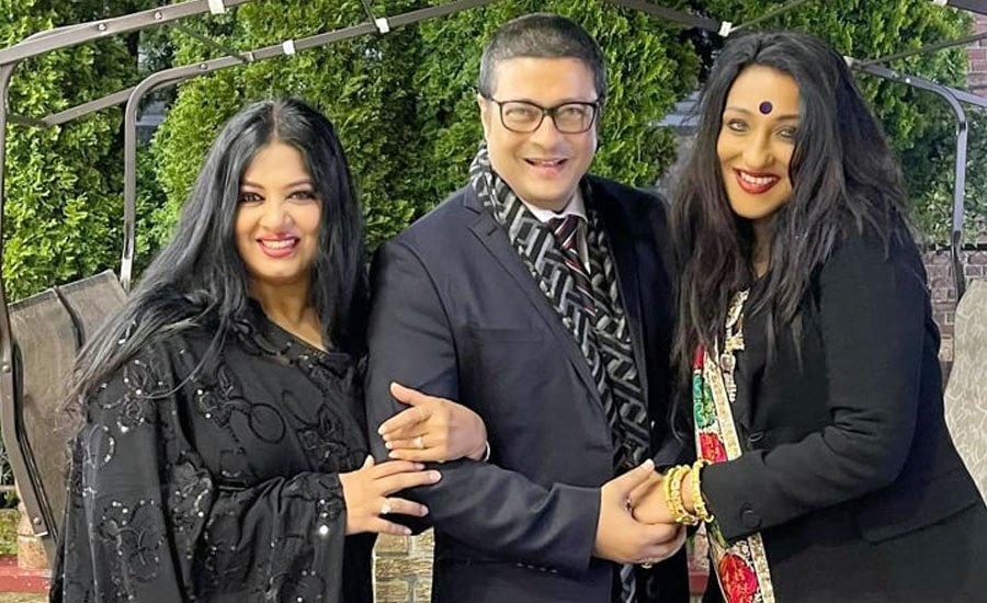 দূর দেশে এক হলেন তিন তারকা বন্ধু