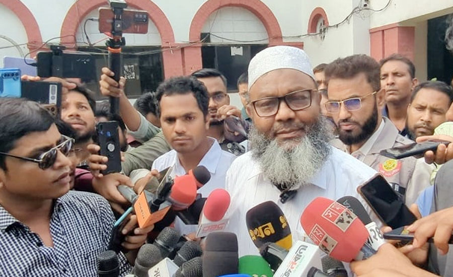 স্ত্রীর সনদ বাণিজ্য নিয়ে আমি কিছুই জানি না: আলী আকবর খান