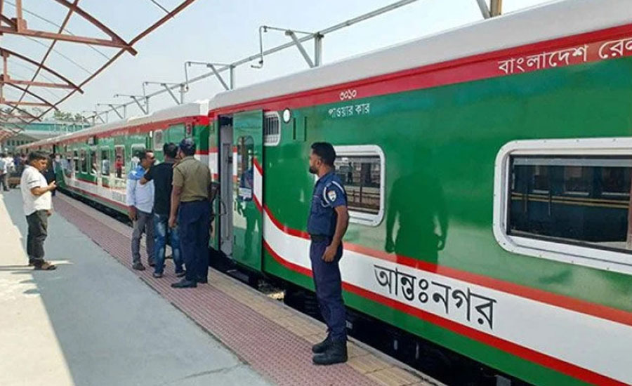 ইঞ্জিনসহ ৩ বগি লাইনচ্যুত, কক্সবাজার-চট্টগ্রাম ট্রেন চলাচল বন্ধ