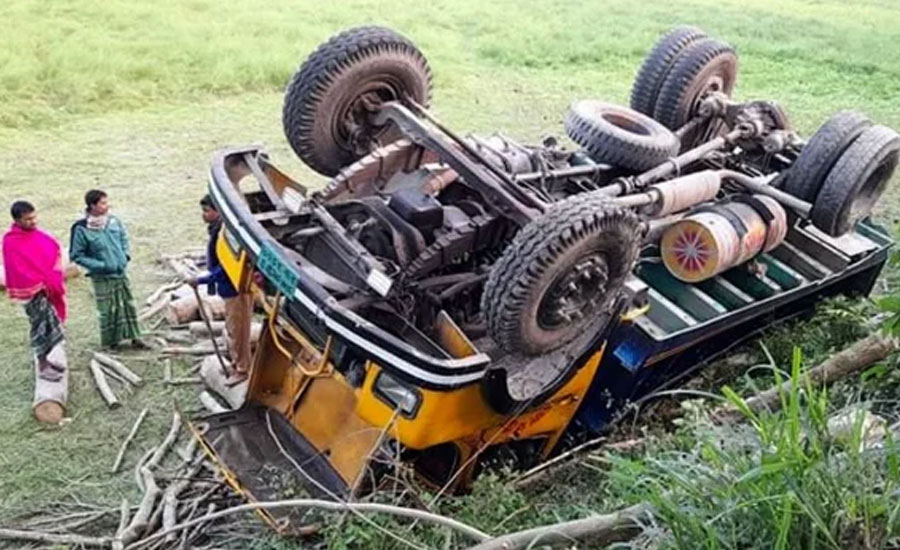 সাজেকে ট্রাক খাদে পড়ে ৬ শ্রমিক নিহত, আহত ১১