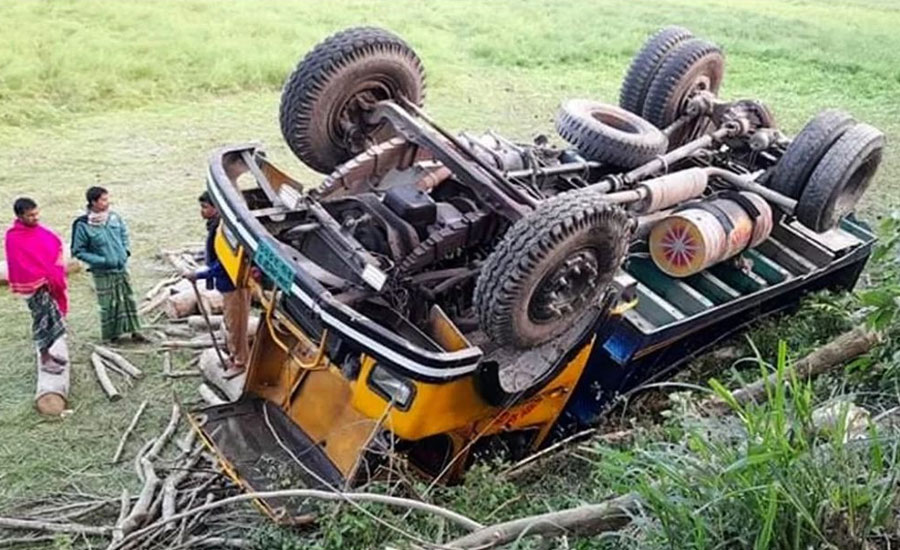সাজেকে ট্রাক খাদে পড়ে নিহত ৬ জন