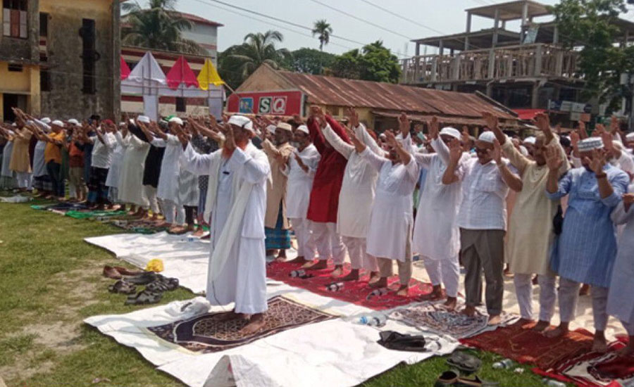 শরীয়তপুরে তীব্র  তাপদাহের কারনে বৃষ্টির জন্য ইসতিসকার নামাজ আদায়