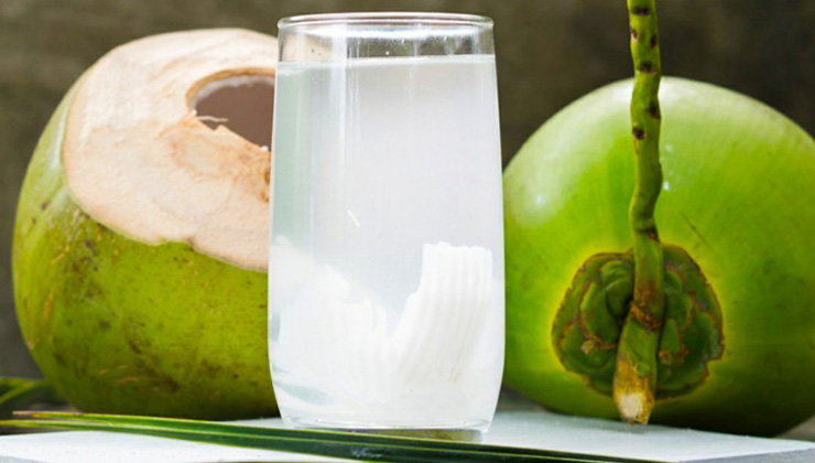 ইফতারে প্রাণ জুড়াবে ডাব পুদিনার শরবত