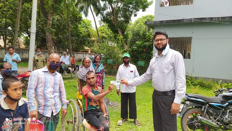 বাগমারা সমাজসেবা অফিস কর্তৃক ভিক্ষুক ও প্রতিবন্ধী পুনর্বাসন