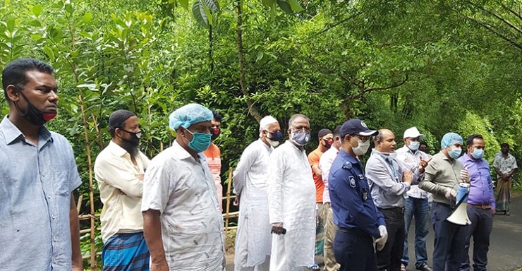 শিবচরে গোপনে করোনায় মৃতের লাশ দাফন, আশপাশের বাড়ি লকডাউন