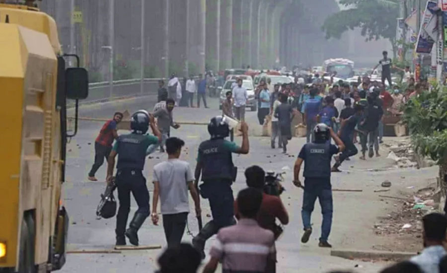দুই হাজার ৭০০ জনের নামে মামলা, গ্রেপ্তার ৪২