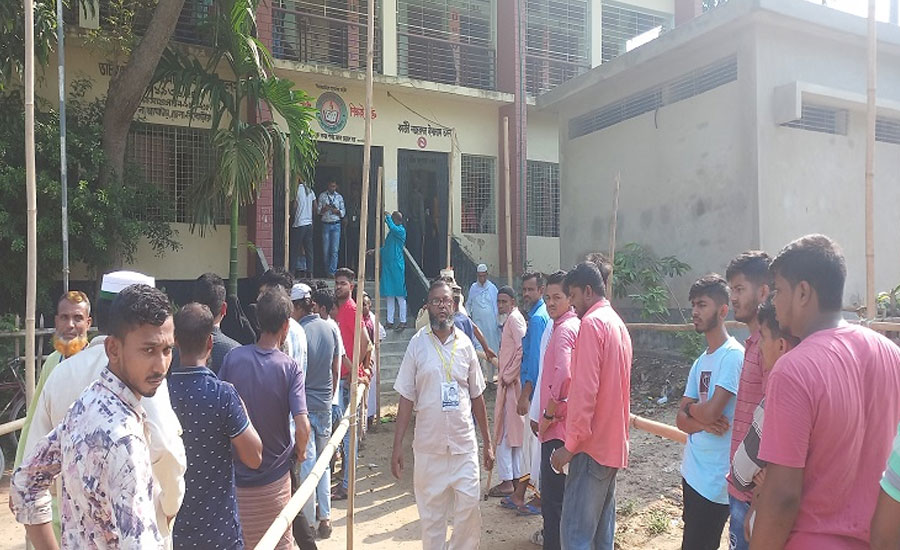 দ্বিতীয় ধাপে ১৫৬ উপজেলায় ভোটগ্রহণ চলছে