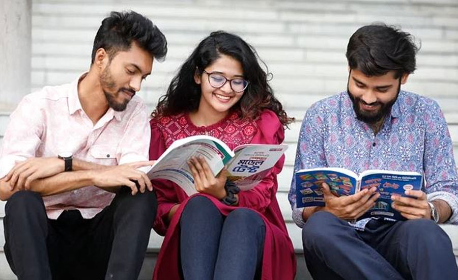 বন্ধুত্বের আড়ালে কিশোর কিশোরীর প্রেমের শিক্ষা