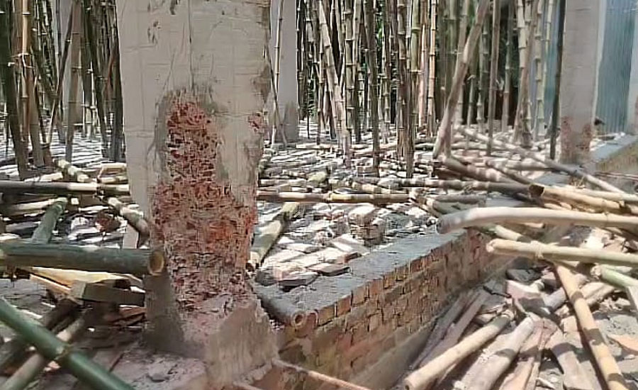 বেগমগঞ্জে  চাঁদা না দেওয়ায় বাড়ি ঘরে হামলা ভাংচুর লুটপাট, ককটেল বিস্ফোরণ