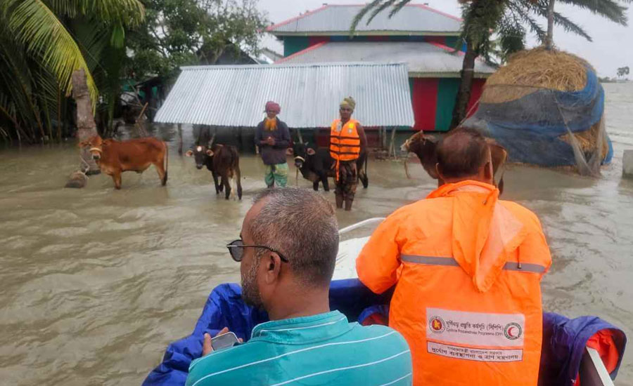 ভোলার উপকূলের অর্ধলাখ মানুষ আশ্রয় কেন্দ্রে, নিচু এলাকা প্লাবিত