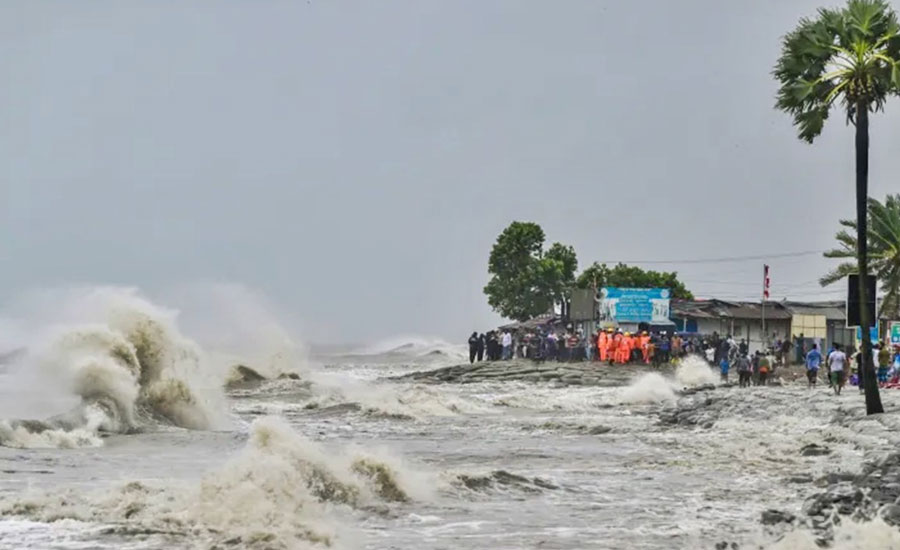 ঘূর্ণিঝড় রেমালের তাণ্ডবে প্রাণ গেল ২১ জনের
