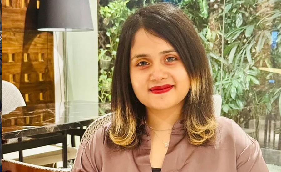 এমপি আজীমের মেয়ে-ভাইকে নেওয়া হচ্ছে কলকাতায়