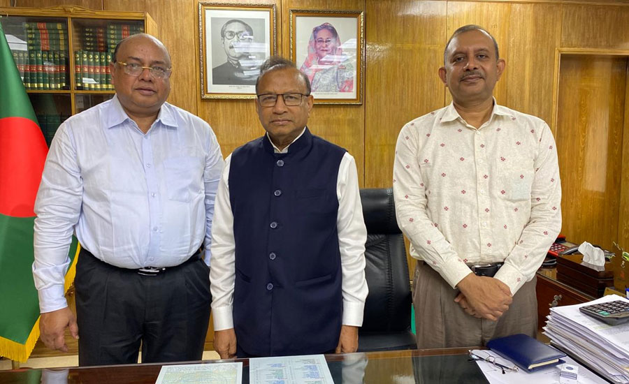আজ সচিবালয়ে স্হানীয় সরকার পল্লী উন্নয়ন ও সমবায় মন্ত্রী মোঃ তাজুল ইসলামের কাছে  ওয়াকফ প্রশাসক আবু সালেহ মহি উদ্দিন ও  জাতীয় জাদুঘরে মহাপরিচালক মো:কামরুজ্জামান নবাব ফয়জুন্নেছা জমিদার বড়ী জাদুঘর  সম্পর্কিত সম্পদিত এমইউ হস্তান্তর করেন।