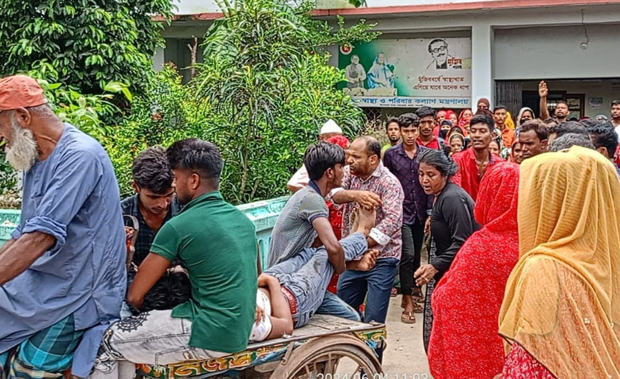 সাতক্ষীরা তালায় জাম গাছ থেকে পড়ে এক কলেজ ছাত্রের মৃত্যু