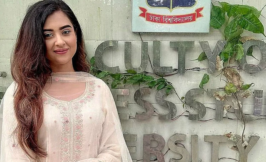 হঠাৎ ঢাবিতে কেন বুবলী?