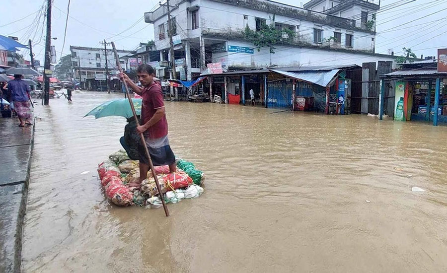 ফের বন্যার শঙ্কা সিলেটে, নিরাপদ আশ্রয়ে ছুটছে মানুষ