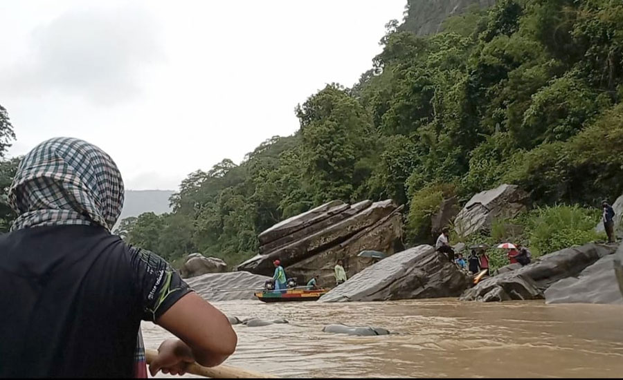 থানচিতে ছাত্রীনিবাসে যাওয়ার পথে নৌকা ডুবে ২ শিক্ষার্থী নিখোঁজ