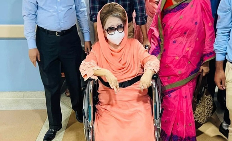 খালেদা জিয়া হাসপাতাল থেকে বাসায় ফিরেছেন