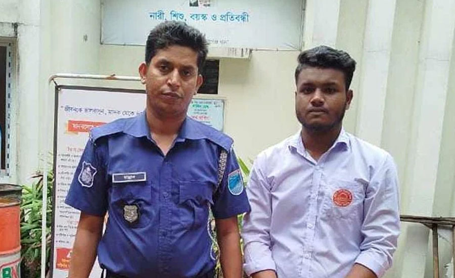 রূপগঞ্জে এইচএসসির হলে গাঁজা ও নকল সহ পরীক্ষার্থী আটক ৬ মাসের জেল,৩ জন বহিষ্কার 