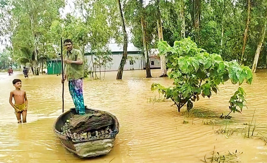 পাকা রাস্তায় চলছে নৌকা, দুর্ভোগে প্রায় ৫ হাজার মানুষ!