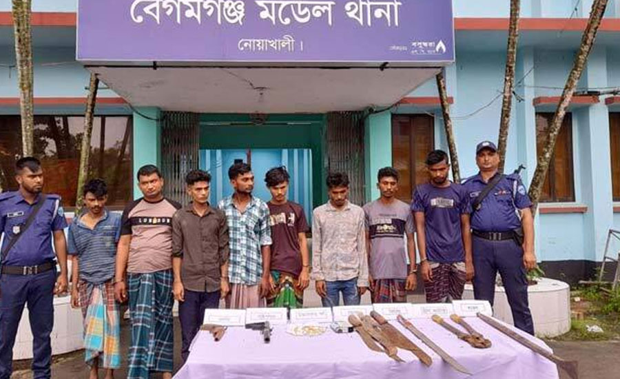 নোয়াখালীতে আগ্নেয়াস্ত্রসহ ৮ ডাকাতসহ ৯জন গ্রেপ্তার, স্বর্ণালংকার উদ্ধার
