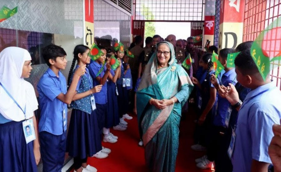 আমরা একসময় চাঁদে যাব, এখন থেকে প্রস্তুতি নিতে হবে: শিশুদের প্রধানমন্ত্রী