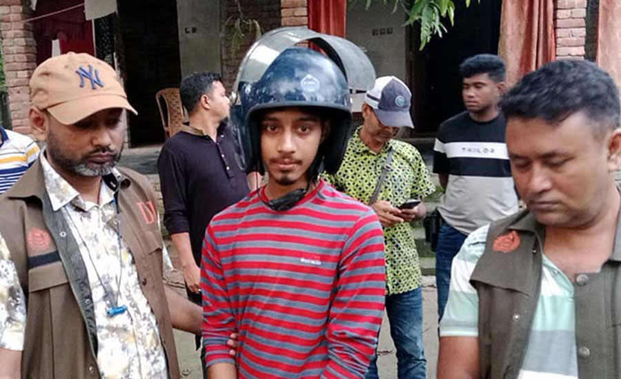 বন্ধুর গলা কেটে তারই বাইকে বান্ধবিকে নিয়ে ফুর্তি করেন আমান