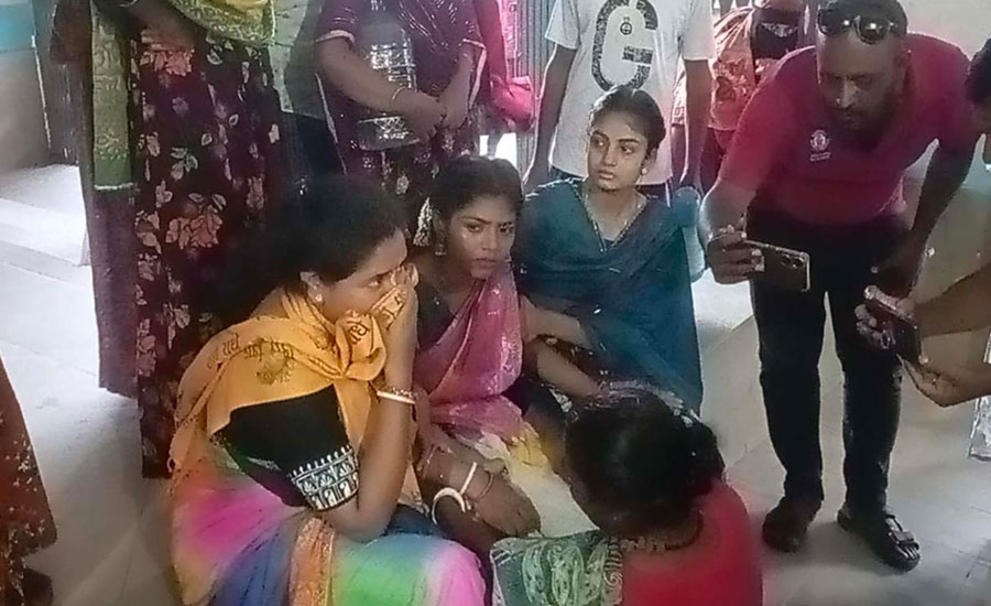 বগুড়ায় রথযাত্রায় বিদ্যুৎস্পৃষ্টে ৫ জনের মৃত্যু, আহত ৩৫