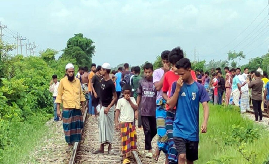 ট্রেনে কাটা পড়ে ৫ জনের মৃত্যু নিয়ে রহস্য, বেওয়ারিস হিসেবে মরদেহ দাফন