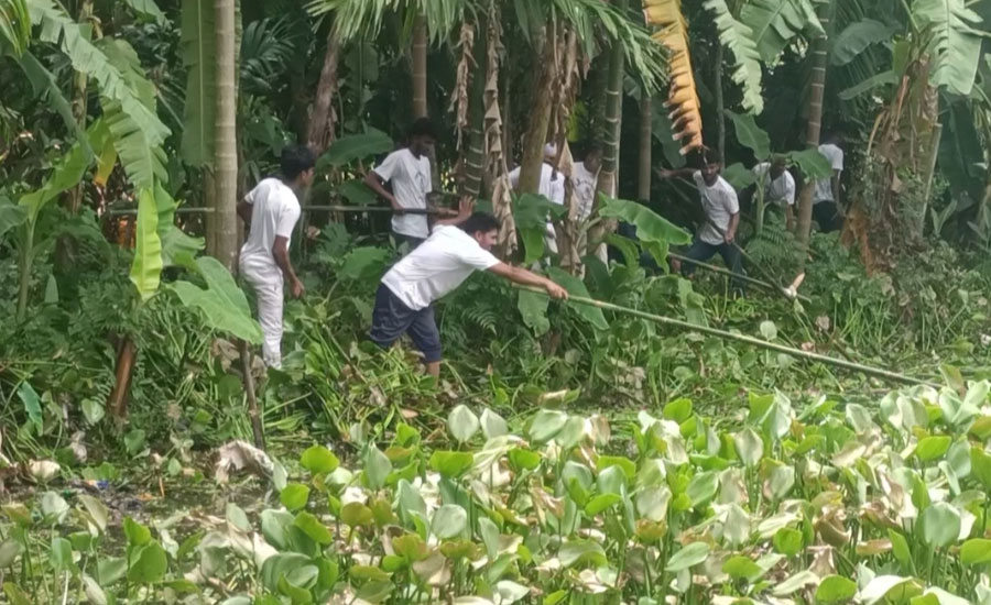 মরা ডাকাতিয়া নদী  ও খাল পরিস্কারের অভিযানে রায়পুর পৌর মেয়র