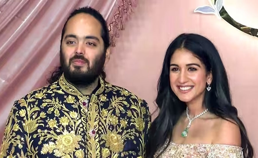 ১০০ বিমানে আসবেন অতিথিরা, অনন্তর বিয়েতে তারকাদের যাতায়াতে কত খরচ হচ্ছে