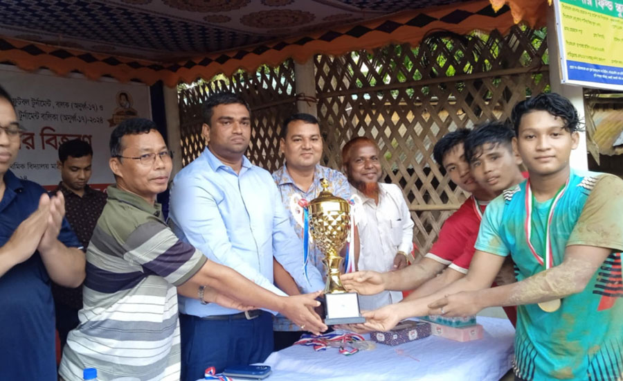 রাজস্থলীতে উৎসব মুখর পরিবেশে বঙ্গবন্ধু-বঙ্গমাতা গোল্ডকাপ ফুটবল টুর্নামেন্টের ফাইনাল সম্পন্ন