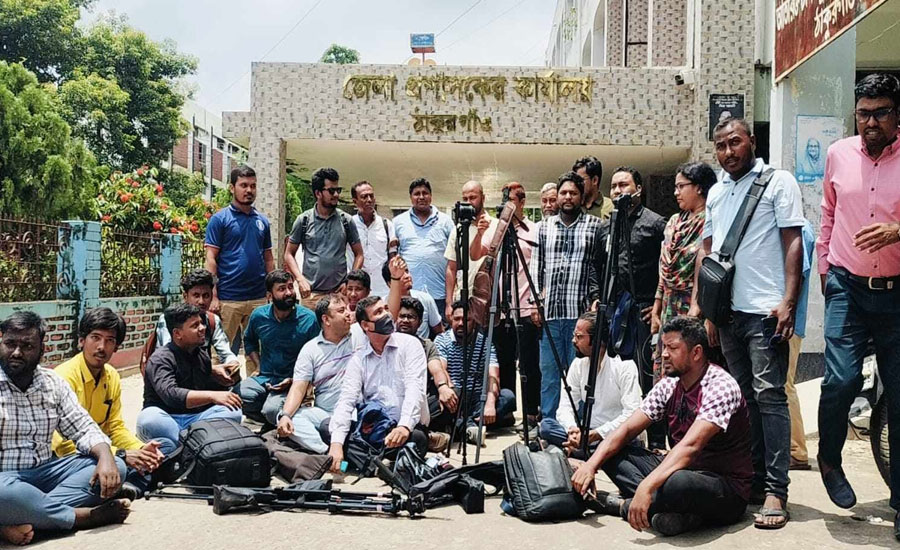 ঠাকুরগাঁওয়ে শ্রম ও কর্মসংস্থান প্রতিমন্ত্রীর অনুষ্ঠান বর্জন