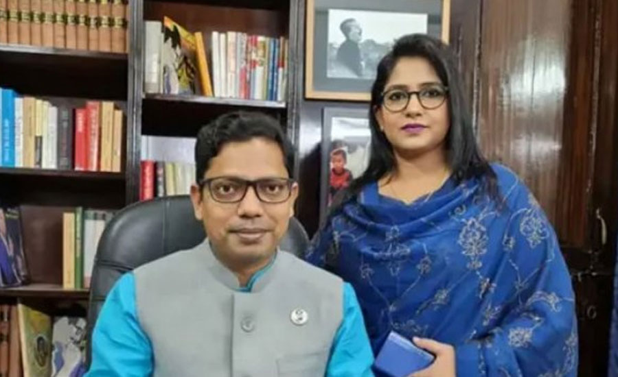 জুনাইদ আহমেদ পলক, তার স্ত্রী ও ব্যবসাপ্রতিষ্ঠানের ব্যাংক হিসাব স্থগিত