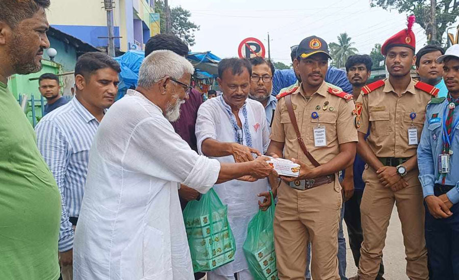 পঞ্চগড়ে শিক্ষার্থীর মাঝে কৃষকদলের খাবার বিতরণ 