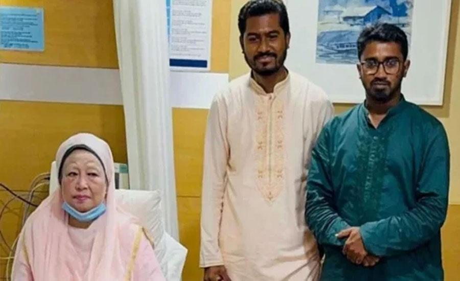 খালেদা জিয়ার সাথে সাক্ষাৎ করলেন নূর