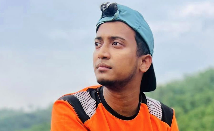 ভিডিওটা ভালো করে কর, সরকার যতদিন আছে সুবিধা পাবি’