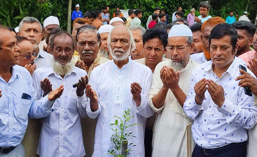 বুলেটের গুলির চেয়ে ইন্টারনেটের গুলির শক্তি বেশি তা ছাত্র-জনতা দেখিয়ে দিয়েছে : ড. মঈন খান